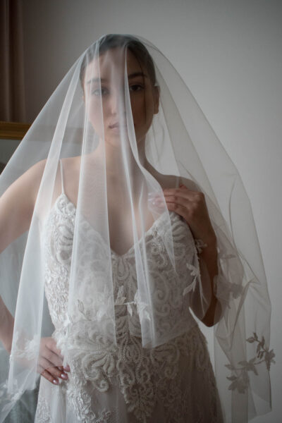 JELENA - 3D virágokkal díszíttet menyasszonyi fátyol